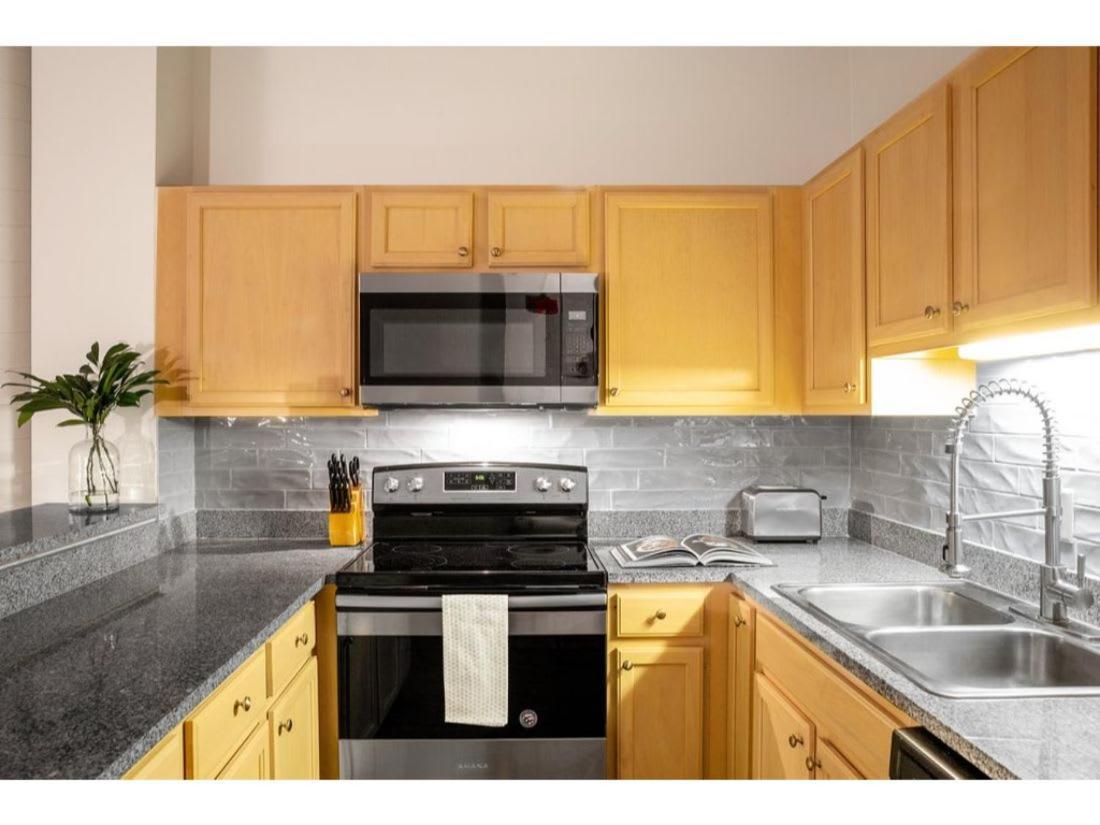 2Br 2Ba In The Block By Cozysuites! Indianapolis Exterior photo